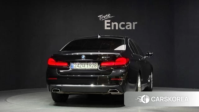 BMW 5 Series (G30) id 3915266 из Кореи 14