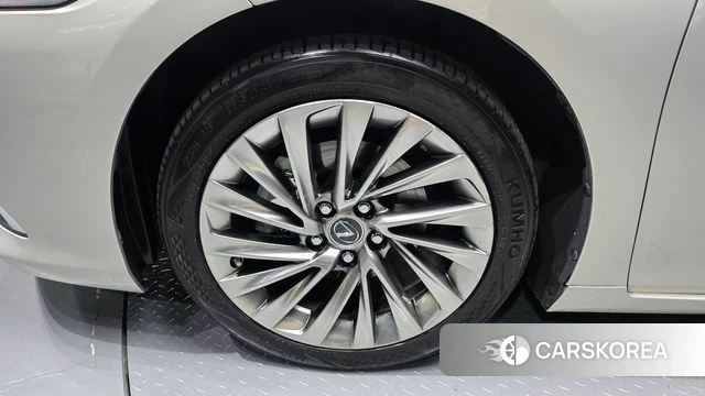 Lexus ES300h 7th generation id 4837063 из Кореи 28