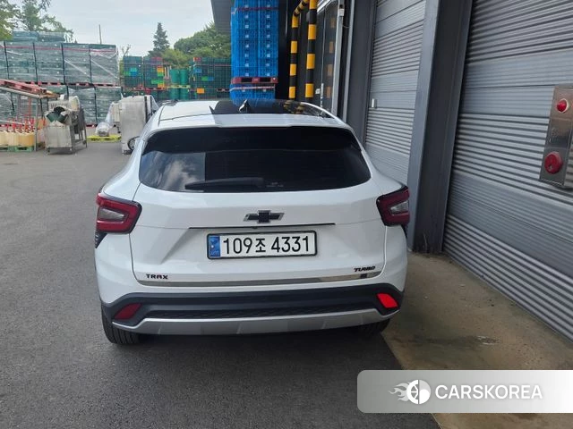 Chevrolet (GM Daewoo) Trax Crossover 2024 Белый из Кореи, фото 4