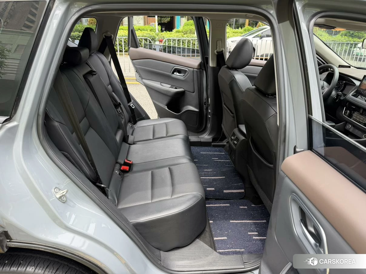 Nissan Qijun 2021 Темно-серый из Китая, фото 5
