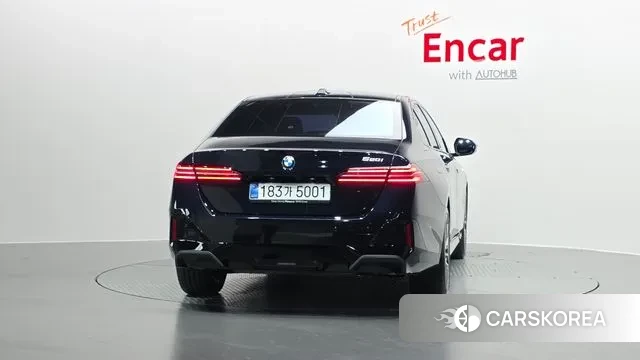 BMW 5 Series (G60) id 3486839 из Кореи 14