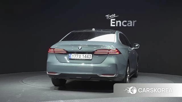 BMW 5 Series (G60) id 3786615 из Кореи 14