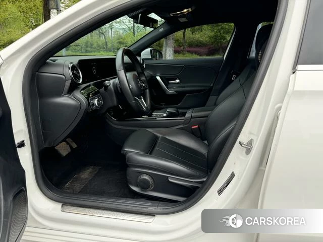 Mercedes-Benz Class A 2021 Белый из Китая, фото 4