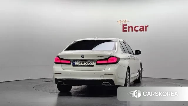 BMW 5 Series (G30) id 3279427 из Кореи 14