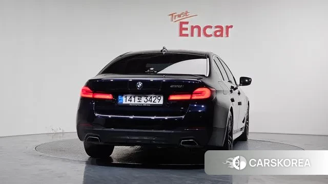 BMW 5 Series (G30) id 3697283 из Кореи 14