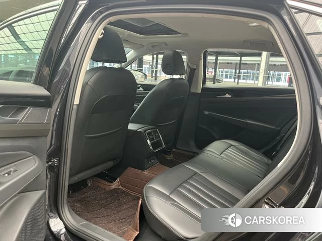 Volkswagen Passat id 4307593 из Китая 9