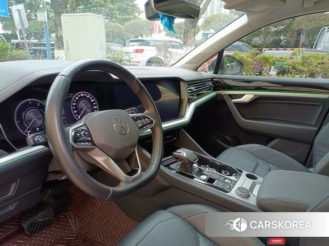 Volkswagen Touareg PHEV id 4260689 из Китая 9