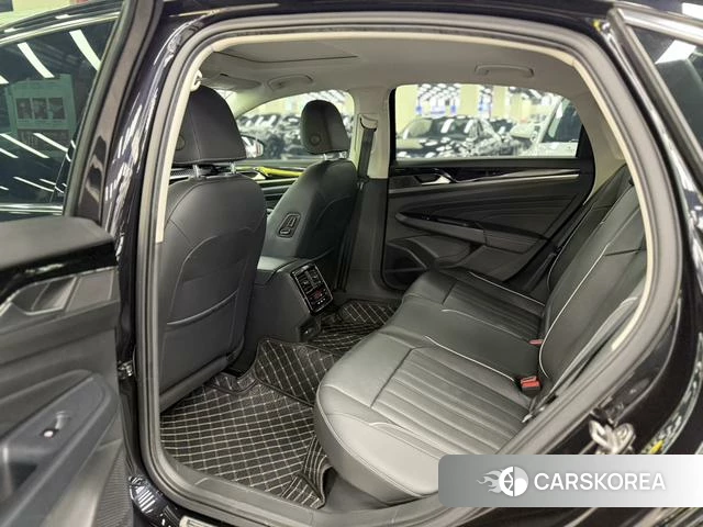 Volkswagen Passat id 4273139 из Китая 14