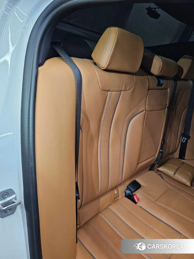 BMW 5 Series (G30) 2022 Белый из Кореи, фото 4