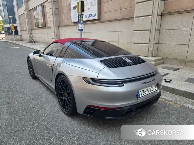 Porsche 911(992) 2023 Серебряный из Кореи, фото 4