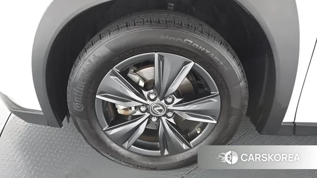 Lexus UX250h id 3400119 из Кореи 14