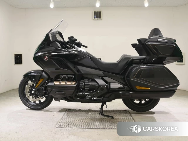 Проданный Honda GL1800 TOUR DCT 2026 из Японии, фото 2