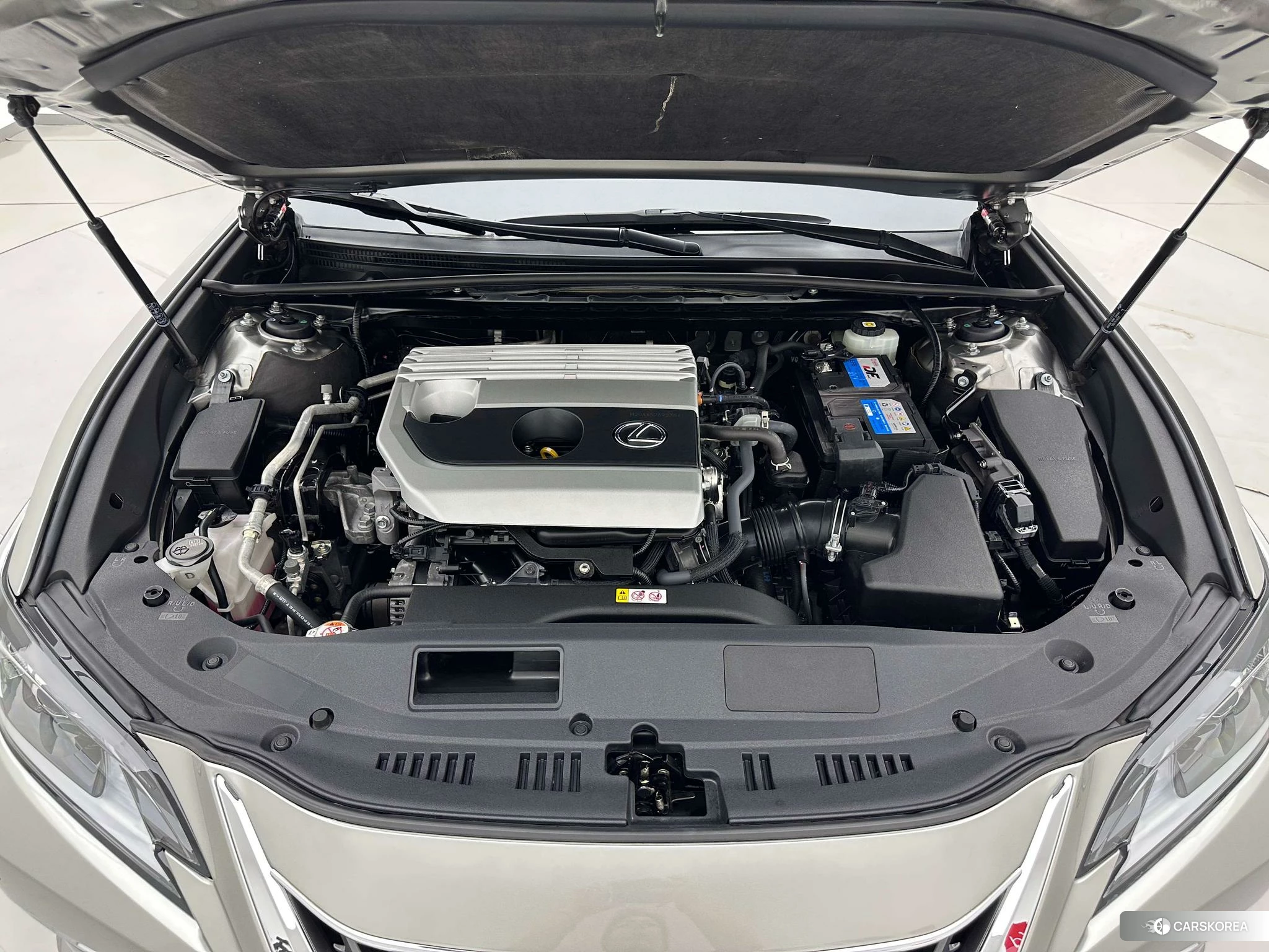 Lexus ES id 4492934 из Китая 26