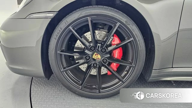 Porsche 911(992) id 4562641 из Кореи 26