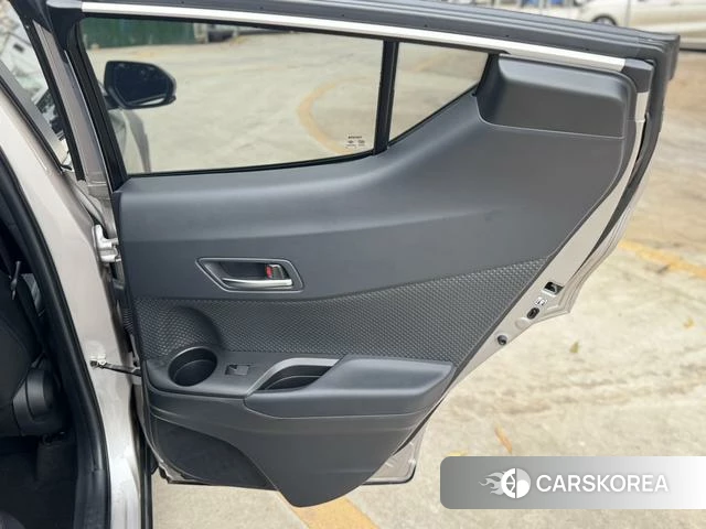 Toyota C-HR id 4263676 из Китая 16