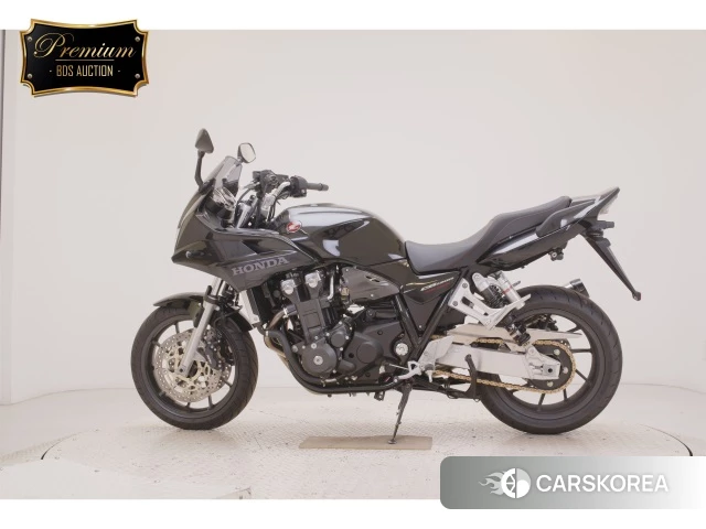Проданный Honda CB1300SF BOLDOR 2025 из Японии, фото 2