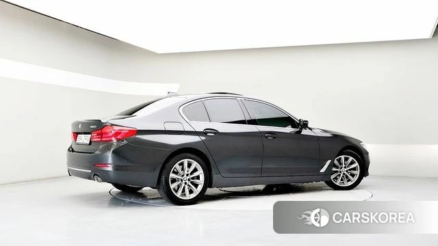 BMW 5 Series (G30) id 4325390 из Кореи 14