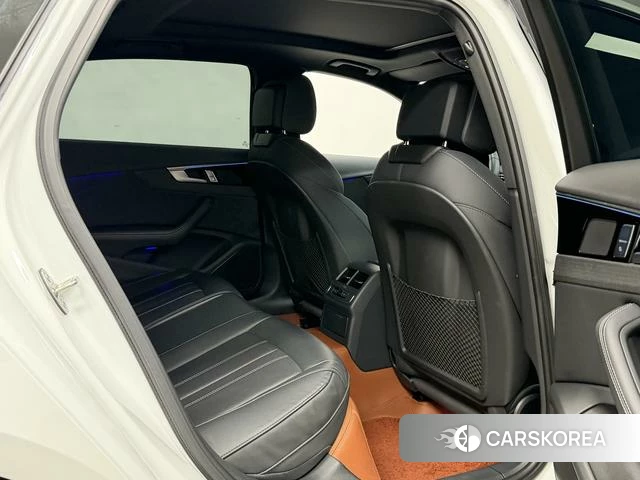 Audi A4L id 4272268 из Китая 10