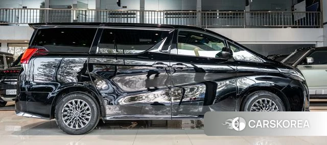 Lexus LM id 4254507 из Китая 13