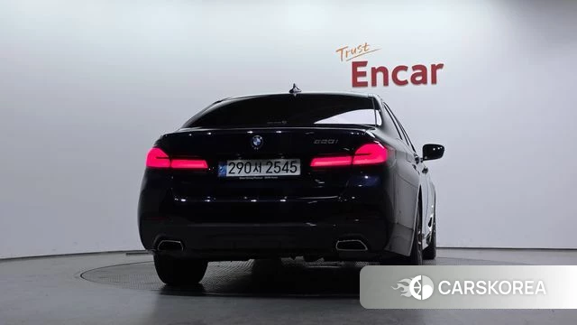 BMW 5 Series (G30) id 3859413 из Кореи 14