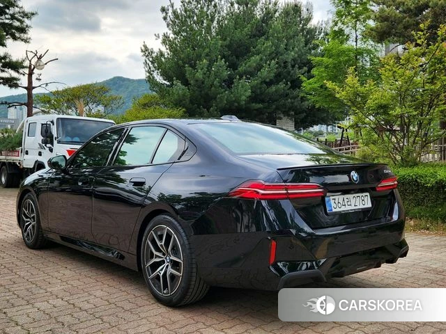 BMW 5 Series (G60) id 4248267 из Кореи 14