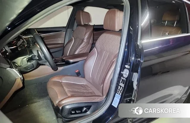 BMW 5 Series (G30) 2018 Черный из Кореи, фото 4