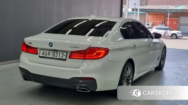 BMW 5 Series (G30) id 3772931 из Кореи 12
