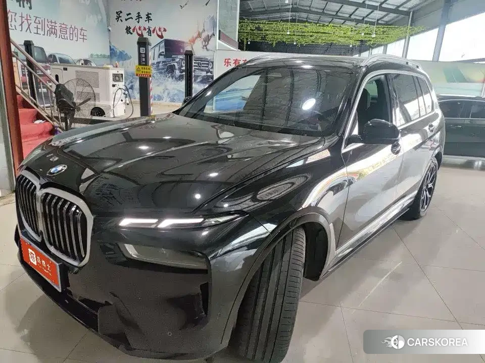 BMW X7 2023 Черный из Китая, фото 4