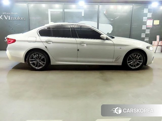 BMW 5 Series (G30) id 4385045 из Кореи 14