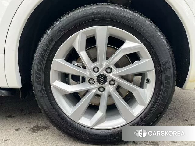 Audi Q5L id 4271465 из Китая 14