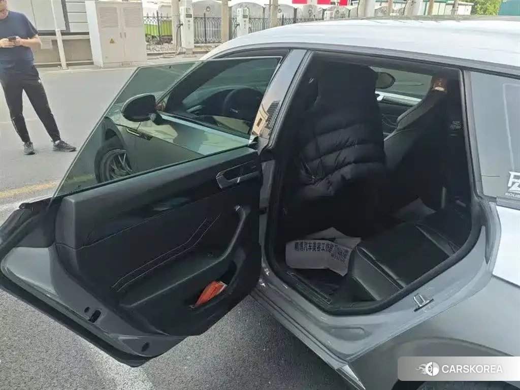 Volkswagen Arteon 2022 Silver/gray из Китая, фото 5