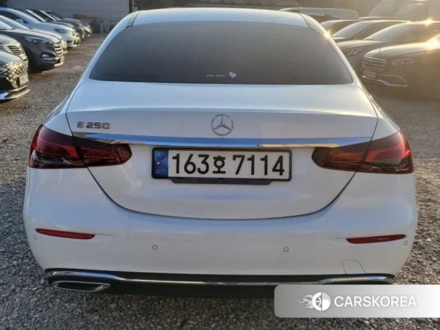 Mercedes-Benz E-Class W213 2022 Белый из Кореи, фото 4