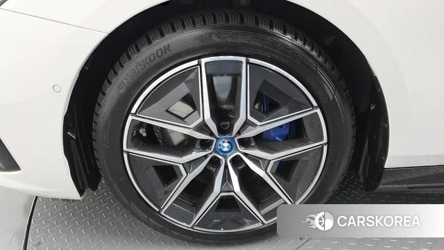 BMW i5 (G60) id 4870860 из Кореи 27