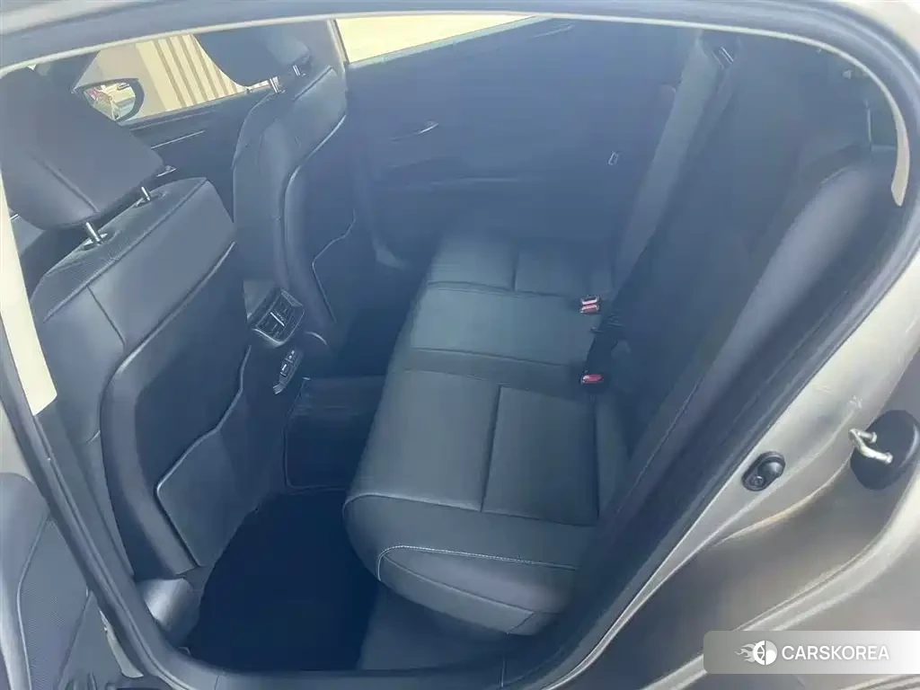 Lexus ES 2023 Silver/gray из Китая, фото 4
