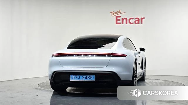 Porsche Taycan id 4609528 из Кореи 14