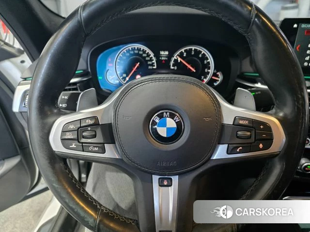 BMW 5 Series (G30) id 4403559 из Кореи 10
