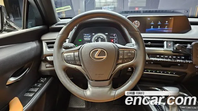 Lexus UX250h id 2672429 из Кореи 14