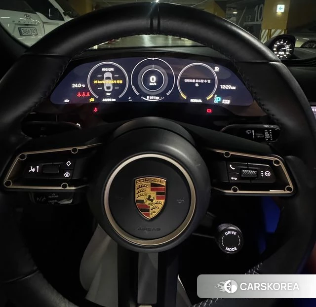 Porsche Taycan 2021 Серебристо-серый из Кореи, фото 4