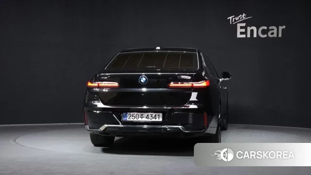 BMW 7 Series (G70) id 3776313 из Кореи 14