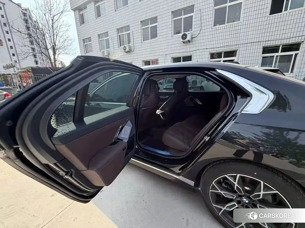 BMW 7 series 2026 Черный из Китая, фото 4