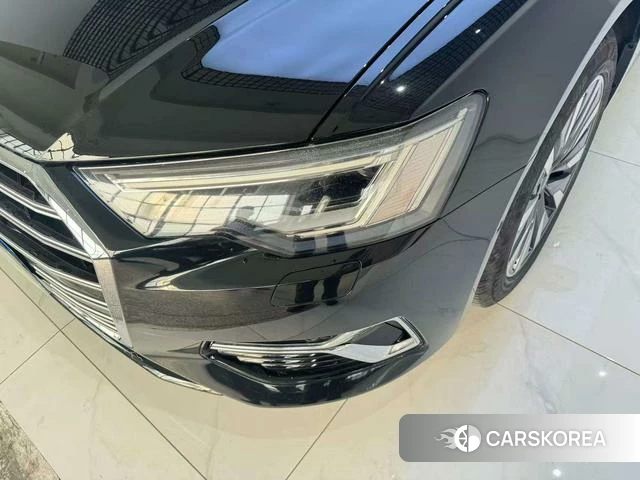 Audi A6L id 4278635 из Китая 9
