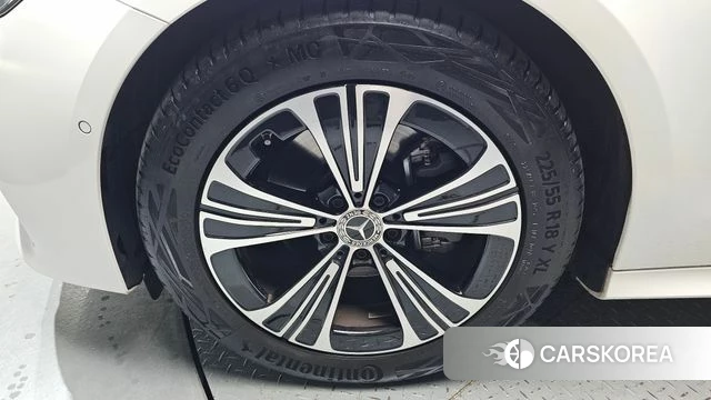 Mercedes-Benz E-Class W214 id 4847280 из Кореи 28