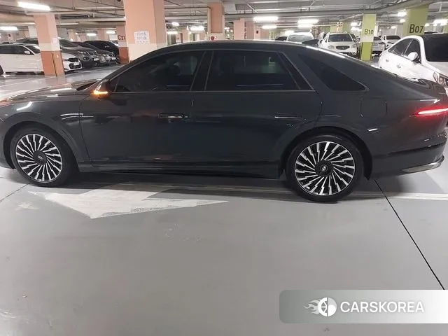 Hyundai Grandeur Hybrid (GN7) 2023 Черный из Кореи, фото 4