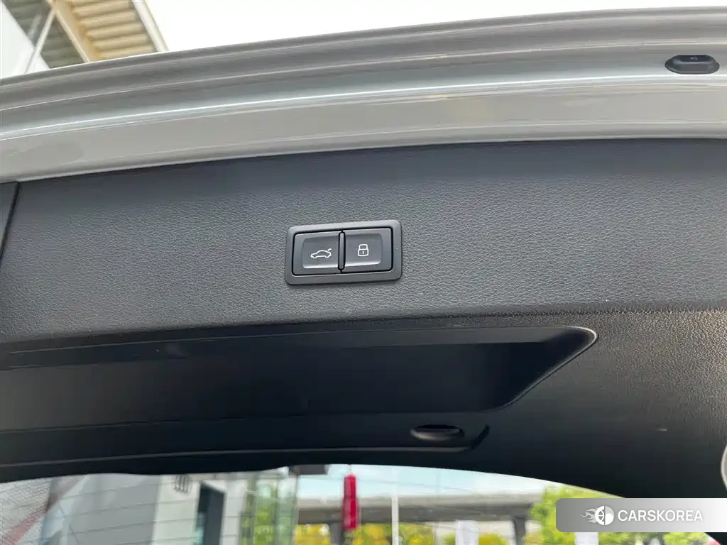 Audi Q2L id 4583623 из Китая 16
