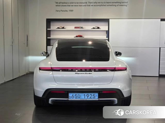Porsche Taycan 2023 Белый из Кореи, фото 6