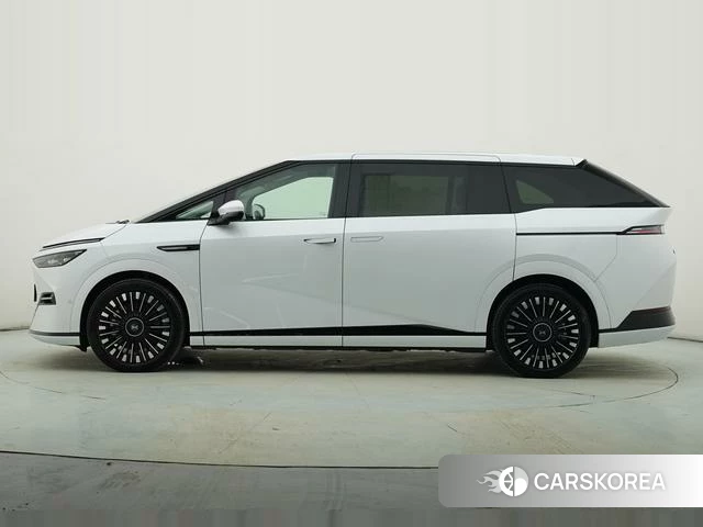 Xiaopeng Motors Xiaopeng X9 id 3945133 из Китая 19