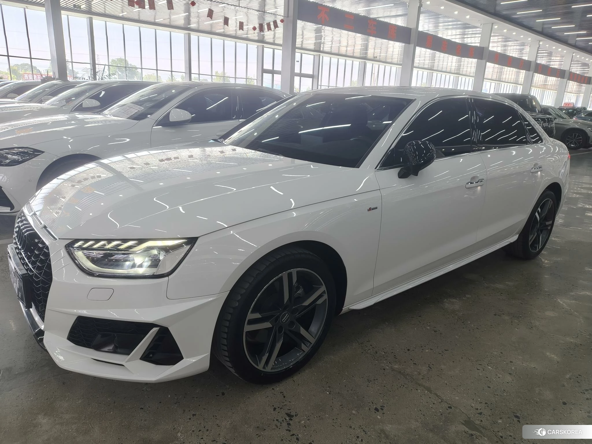 Audi A4L id 4467517 из Китая 18