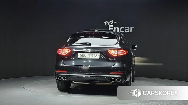 Maserati Levante id 3936768 из Кореи 14