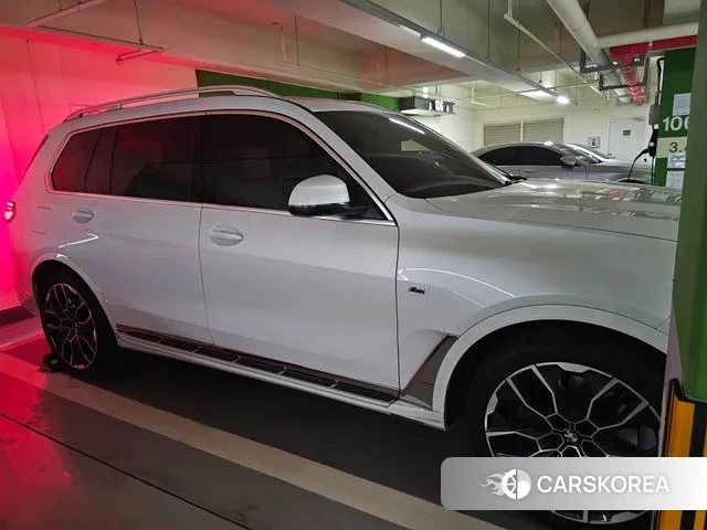 BMW X7 (G07) 2023 Белый из Кореи, фото 4