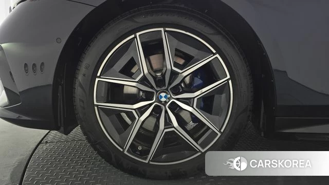 BMW 5 Series (G60) id 4266148 из Кореи 25